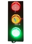 车灯清洁与交通警示灯 安全出行的双重保障
